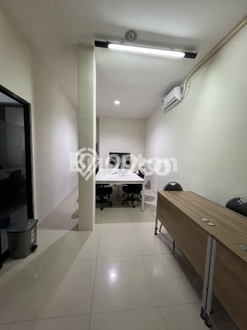Ruko Dijual di Prime Area Surabaya Luas 200m2 Ruko Dijual di Prime Area Surabaya Luas 200m2