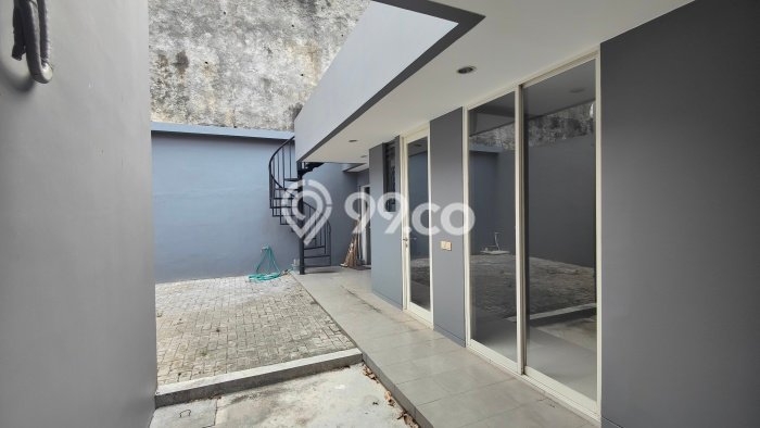 Rumah Luas Asri 4 KT Siap Huni di Bukit Sari Semarang Rumah Luas Asri 4 KT Siap Huni di Bukit Sari Semarang