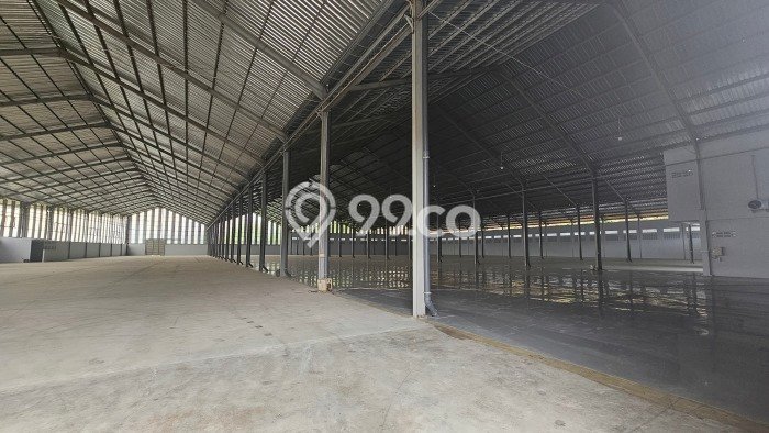 Gudang Kawasan Komersial Kawasan Jepara, Luas 9800m², Siap Usaha Gudang Kawasan Komersial Kawasan Jepara, Luas 9800m², Siap Usaha