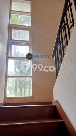 Rumah di , Akses ke Tol, 3 KT, LT 180m2m² LB 200m2m² Rumah di , Akses ke Tol, 3 KT, LT 180m2m² LB 200m2m²