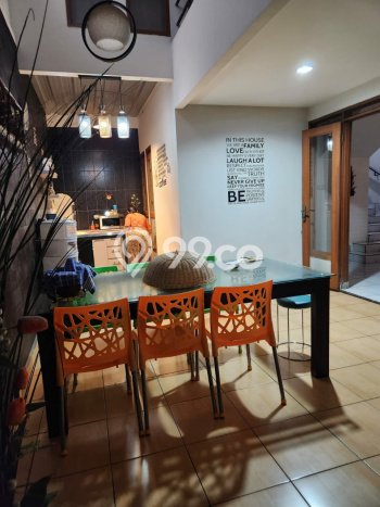 Rumah Luas Asri 5 KT Siap Huni di Taman Kopo Indah Bandung Rumah Luas Asri 5 KT Siap Huni di Taman Kopo Indah Bandung