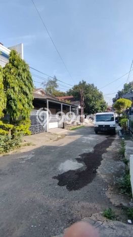 Rumah Luas Asri 4 KT Siap Huni di Taman Kopo Indah Bandung Rumah Luas Asri 4 KT Siap Huni di Taman Kopo Indah Bandung