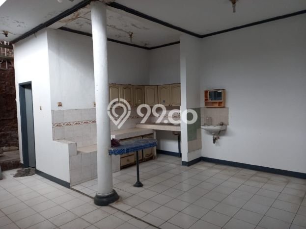 Rumah Modern 4 KT LT 210m2 di Taman Kopo Indah Rumah Modern 4 KT LT 210m2 di Taman Kopo Indah