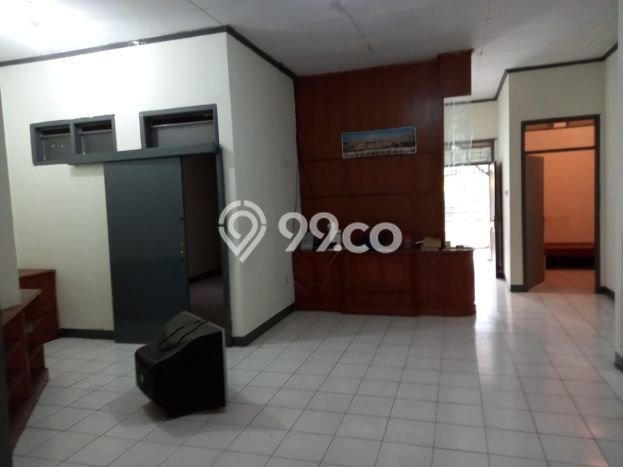 Rumah Modern 4 KT LT 210m2 di Taman Kopo Indah Rumah Modern 4 KT LT 210m2 di Taman Kopo Indah