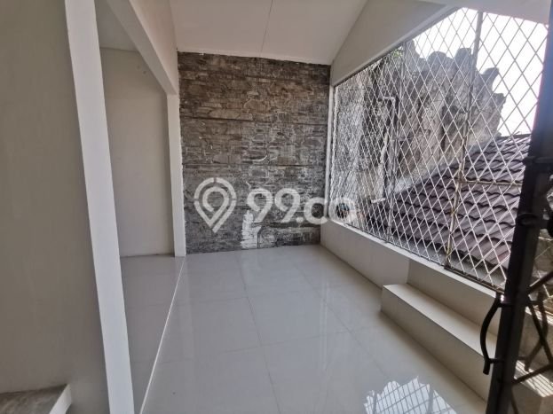 Rumah Minimalis 3 KT di Taman Kopo Indah Bandung Semi Furnished Rumah Minimalis 3 KT di Taman Kopo Indah Bandung Semi Furnished
