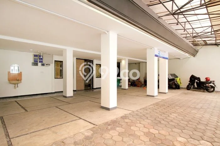 Rumah Elit LB 660m2 Siap Huni Desain Elegan di Surya Sumantri, Bandung Rumah Elit LB 660m2 Siap Huni Desain Elegan di Surya Sumantri, Bandung