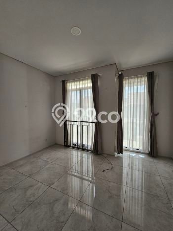 Disewakan! Rumah 3 Kamar Tidur &
2 Kamar Mandi di Kota Baru Parahyangan, Bandung Disewakan! Rumah 3 Kamar Tidur &
2 Kamar Mandi di Kota Baru Parahyangan, Bandung