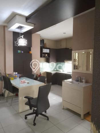 PROMO SPESIAL! Rumah Ready Stock di Otista, Bandung, Luas 305m² LB 205m² PROMO SPESIAL! Rumah Ready Stock di Otista, Bandung, Luas 305m² LB 205m²