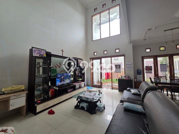 Rumah Luxury Modern Tanpa Renovasi di Taman Kopo Indah Bandung Rumah Luxury Modern Tanpa Renovasi di Taman Kopo Indah Bandung
