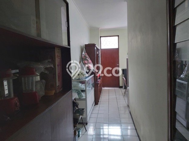 Rumah Elit LB 346m2 Siap Pakai Desain Elegan di Cicadas, Bandung Rumah Elit LB 346m2 Siap Pakai Desain Elegan di Cicadas, Bandung