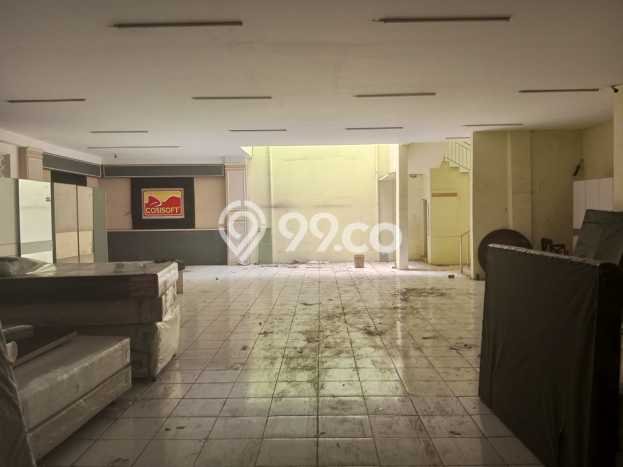 Disewakan Ruko di Kawasan Ramai sudirman Luas 700m2 Disewakan Ruko di Kawasan Ramai sudirman Luas 700m2