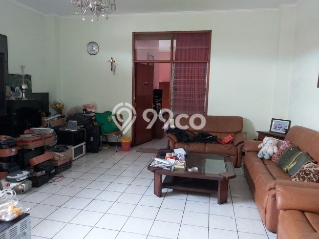 Rumah Elit LB 346m2 Siap Pakai Desain Elegan di Cicadas, Bandung Rumah Elit LB 346m2 Siap Pakai Desain Elegan di Cicadas, Bandung