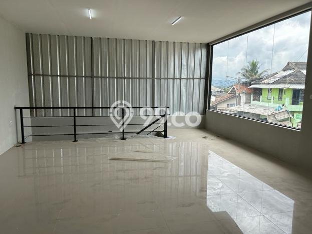 LOKASI TERBAIK! Gudang Kawasan Batujajar, Luas 850m², Jalan Utama LOKASI TERBAIK! Gudang Kawasan Batujajar, Luas 850m², Jalan Utama