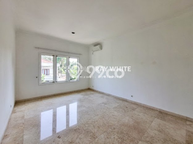For Sale! Luxury House LT 865m2 Desain Modern di Kemang For Sale! Luxury House LT 865m2 Desain Modern di Kemang