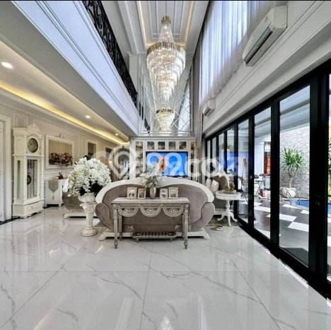 Dijual Rumah Luas Elegan Dengan View Eksklusif di Pondok Indah, Jakarta Selatan Dijual Rumah Luas Elegan Dengan View Eksklusif di Pondok Indah, Jakarta Selatan