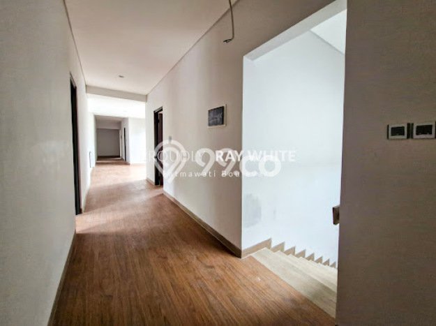 Rumah Elit Modern Siap Huni di Tanjung Barat Jakarta Selatan Rumah Elit Modern Siap Huni di Tanjung Barat Jakarta Selatan