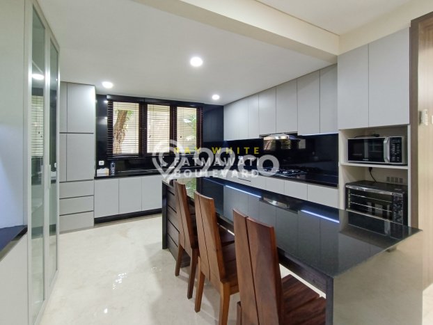 Hunian Impian Modern! Rumah Mewah area Cilandak, Jakarta Selatan, LT 1349m² LB 1344m² Hunian Impian Modern! Rumah Mewah area Cilandak, Jakarta Selatan, LT 1349m² LB 1344m²