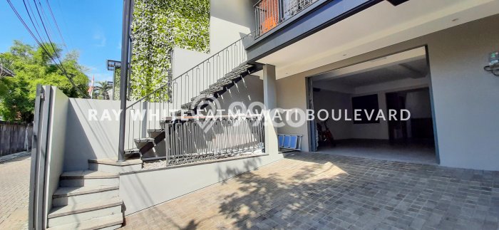 PROMO SPESIAL! Jual Rumah Berkualitas di Cilandak, Jakarta Selatan, Luas Tanah 110m² LB 210m² PROMO SPESIAL! Jual Rumah Berkualitas di Cilandak, Jakarta Selatan, Luas Tanah 110m² LB 210m²