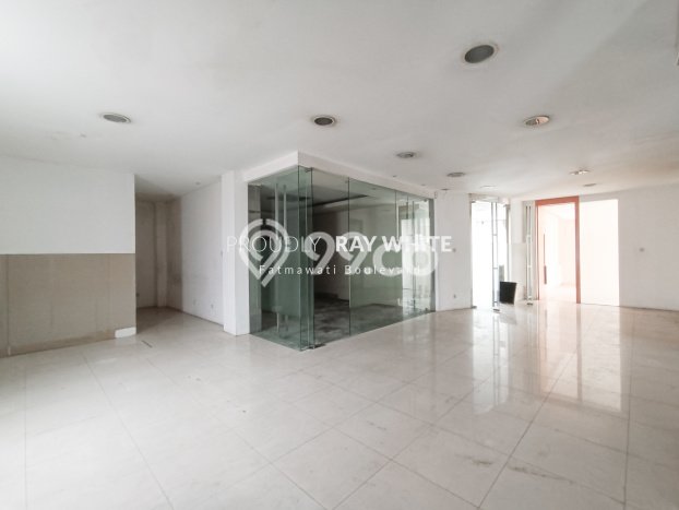 LOKASI STRATEGIS! Ruko Kawasan Kebayoran Baru, Luas 417m², Kawasan Komersial LOKASI STRATEGIS! Ruko Kawasan Kebayoran Baru, Luas 417m², Kawasan Komersial