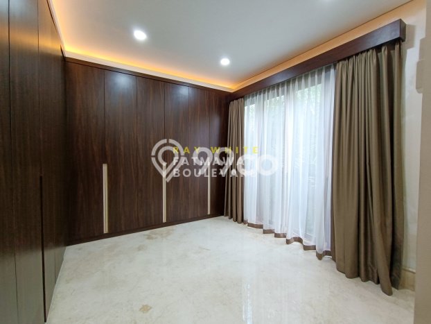Hunian Impian Modern! Rumah Mewah area Cilandak, Jakarta Selatan, LT 1349m² LB 1344m² Hunian Impian Modern! Rumah Mewah area Cilandak, Jakarta Selatan, LT 1349m² LB 1344m²