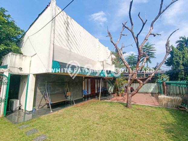 Rumah Nyaman di Cilandak, Jakarta Selatan, LT 705m² Bangunan 675m² Rumah Nyaman di Cilandak, Jakarta Selatan, LT 705m² Bangunan 675m²