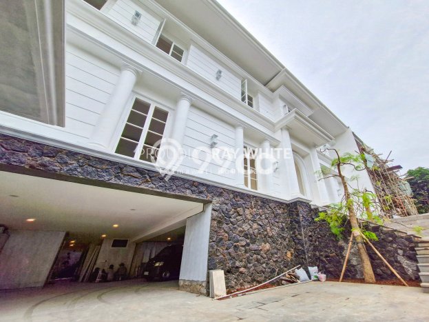 Rumah SUPER MEWAH! di Kemang, Jakarta Selatan, Luas 517m² LB 760m², BISA KPR Rumah SUPER MEWAH! di Kemang, Jakarta Selatan, Luas 517m² LB 760m², BISA KPR