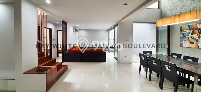 Rumah kawasan Cilandak, Siap Huni, 3 KM, Akses Cilandak, Jakarta Selatan, Jakarta Selatan, Luas 183m² Bangunan 275m² Rumah kawasan Cilandak, Siap Huni, 3 KM, Akses Cilandak, Jakarta Selatan, Jakarta Selatan, Luas 183m² Bangunan 275m²