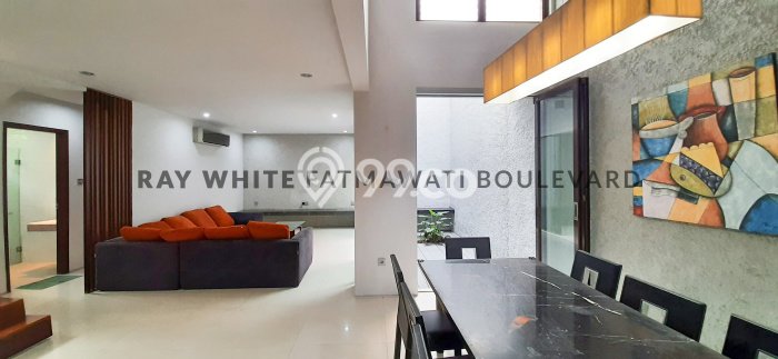 Rumah kawasan Cilandak, Siap Huni, 3 KM, Akses Cilandak, Jakarta Selatan, Jakarta Selatan, Luas 183m² Bangunan 275m² Rumah kawasan Cilandak, Siap Huni, 3 KM, Akses Cilandak, Jakarta Selatan, Jakarta Selatan, Luas 183m² Bangunan 275m²