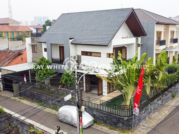 Siap Huni Hunian Elit 4 Kamar di Cilandak Dekat ke Mana Saja Siap Huni Hunian Elit 4 Kamar di Cilandak Dekat ke Mana Saja