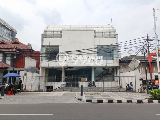 LOKASI STRATEGIS! Ruko Kawasan Kebayoran Baru, Luas 417m², Kawasan Komersial LOKASI STRATEGIS! Ruko Kawasan Kebayoran Baru, Luas 417m², Kawasan Komersial