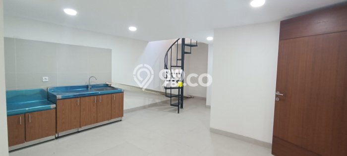 Kesempatan Emas Memiliki Rumah LT 200m² / LB 373m² di Jantung Kota Cipete, Jakarta Selatan Kesempatan Emas Memiliki Rumah LT 200m² / LB 373m² di Jantung Kota Cipete, Jakarta Selatan