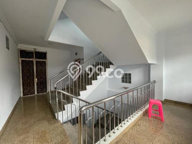 Unit Komersial Dijual di Jakarta Barat LT 325m2 & LB 325m2 Unit Komersial Dijual di Jakarta Barat LT 325m2 & LB 325m2