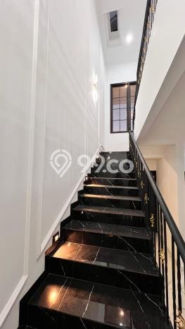 Rumah Luxury Modern Siap Huni di BSD Nusaloka Tangerang Rumah Luxury Modern Siap Huni di BSD Nusaloka Tangerang