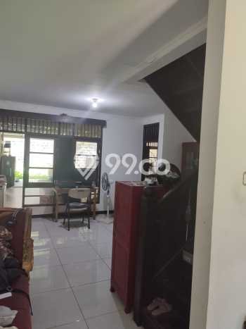 Rumah Elit LB 200m2 Siap Pakai Desain Elegan di Bintaro, Tangerang Selatan Rumah Elit LB 200m2 Siap Pakai Desain Elegan di Bintaro, Tangerang Selatan