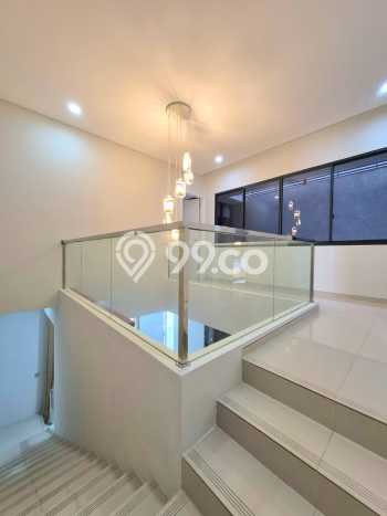 Ready to Use! Luxury House LT 120m2 Desain Modern di Bintaro Ready to Use! Luxury House LT 120m2 Desain Modern di Bintaro