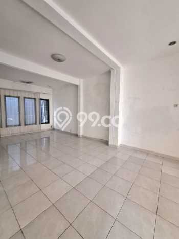 HARGA SPECIAL! Rumah Strategis lokasi Bintaro, LT 126m2m² Bangunan 160m2m² HARGA SPECIAL! Rumah Strategis lokasi Bintaro, LT 126m2m² Bangunan 160m2m²