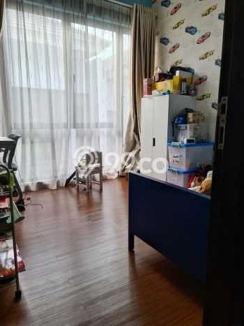 Hunian Eksklusif 4 KT / 3 KM untuk Disewa di Bintaro, Tangerang Selatan Hunian Eksklusif 4 KT / 3 KM untuk Disewa di Bintaro, Tangerang Selatan