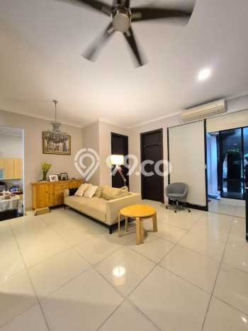 Hunian Elit LB 180m2 Siap Pakai Desain Elegan di Bintaro, Tangerang Selatan Hunian Elit LB 180m2 Siap Pakai Desain Elegan di Bintaro, Tangerang Selatan