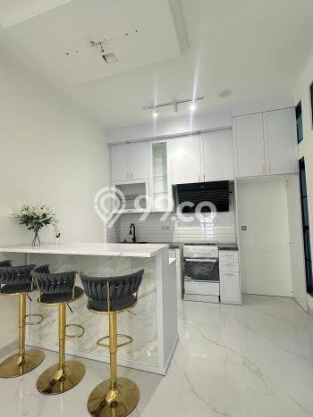 Siap Huni Hunian Elit 4 Kamar di BSD Dekat ke Mana Pun Siap Huni Hunian Elit 4 Kamar di BSD Dekat ke Mana Pun