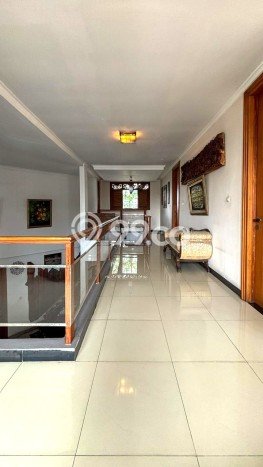 Rumah Luxury Modern Siap Huni di Bintaro Tangerang Selatan Rumah Luxury Modern Siap Huni di Bintaro Tangerang Selatan