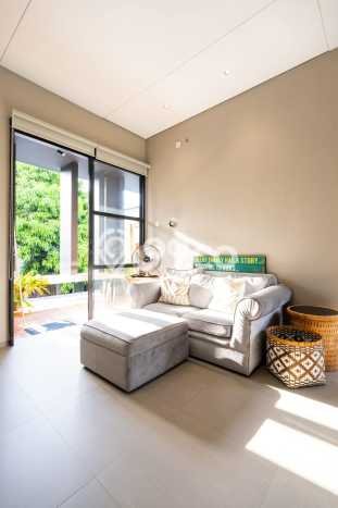 Jual Rumah Mewah Elegan Dengan View Cantik di Bintaro, Tangerang Selatan Jual Rumah Mewah Elegan Dengan View Cantik di Bintaro, Tangerang Selatan