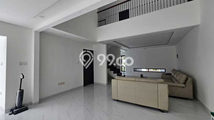 Hunian Mewah LB 300m2 Siap Pakai Desain Elegan di Sektor 9-Bintaro, Tangerang Selatan Hunian Mewah LB 300m2 Siap Pakai Desain Elegan di Sektor 9-Bintaro, Tangerang Selatan