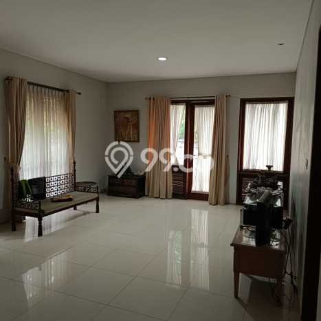 Hunian Elit LB 273m2 Siap Pakai Desain Elegan di Bintaro, Tangerang Selatan Hunian Elit LB 273m2 Siap Pakai Desain Elegan di Bintaro, Tangerang Selatan