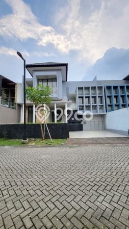 Rumah Mewah LB 240m2 Siap Pakai Desain Elegan di Bintaro, Tangerang Selatan Rumah Mewah LB 240m2 Siap Pakai Desain Elegan di Bintaro, Tangerang Selatan