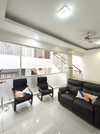 Rumah Mewah LB 200m2 Siap Pakai Desain Elegan di Bintaro, Tangerang Selatan Rumah Mewah LB 200m2 Siap Pakai Desain Elegan di Bintaro, Tangerang Selatan