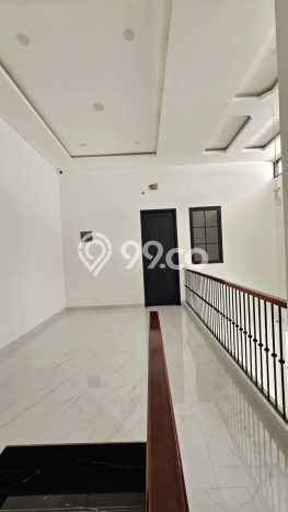 Hunian Mewah LB 300m2 Siap Pakai Desain Elegan di Sektor 9-Bintaro, Tangerang Selatan Hunian Mewah LB 300m2 Siap Pakai Desain Elegan di Sektor 9-Bintaro, Tangerang Selatan