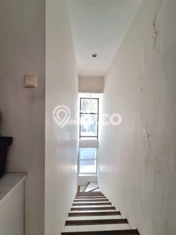 Hunian Elit LB 160m2 Siap Huni Desain Elegan di Bintaro, Tangerang Selatan Hunian Elit LB 160m2 Siap Huni Desain Elegan di Bintaro, Tangerang Selatan