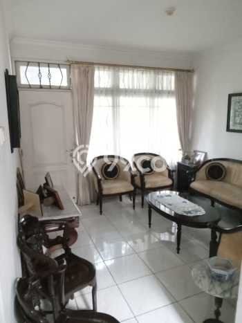 Hunian Mewah LB 180m2 Siap Pakai Desain Elegan di Bintaro, Tangerang Selatan Hunian Mewah LB 180m2 Siap Pakai Desain Elegan di Bintaro, Tangerang Selatan