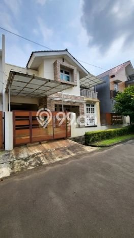 Rumah Elit LB 150m2 Siap Huni Desain Elegan di Bintaro, Tangerang Selatan Rumah Elit LB 150m2 Siap Huni Desain Elegan di Bintaro, Tangerang Selatan