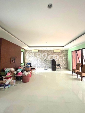 Rumah Elit LB 300m2 Siap Huni Desain Elegan di Bintaro, Tangerang Selatan Rumah Elit LB 300m2 Siap Huni Desain Elegan di Bintaro, Tangerang Selatan